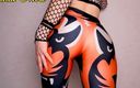 Anna Mole: Une PAWG en legging en lycra se branle le cul...