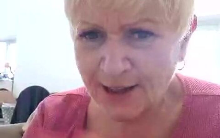 Uk Joolz: "Bonjour à tous mes abonnés sexy ! Ce sera un vendredi très...