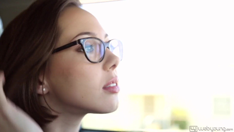 Web Young: WebYoung - Pizza delivery girl