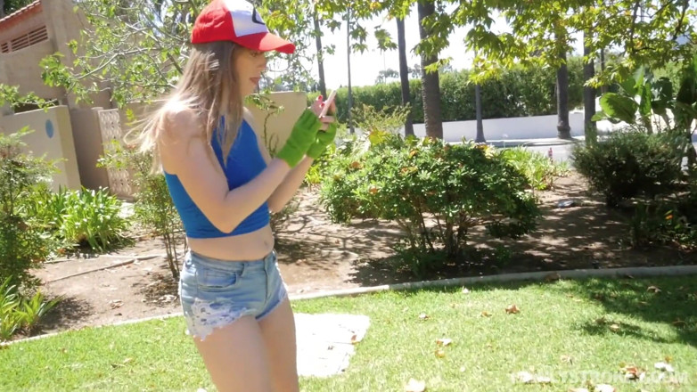 Family Strokes: Cute gamer chick fucks her hung step-bro