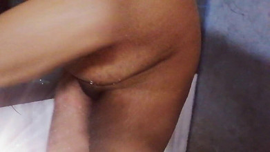 Miya White: Indická pohybová herečka Miya se koupe v noci