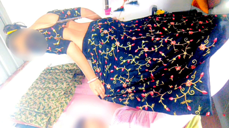 Rakul008: Aproching Bhabhi Showing Pussy for Seduce and Slap to Dever...