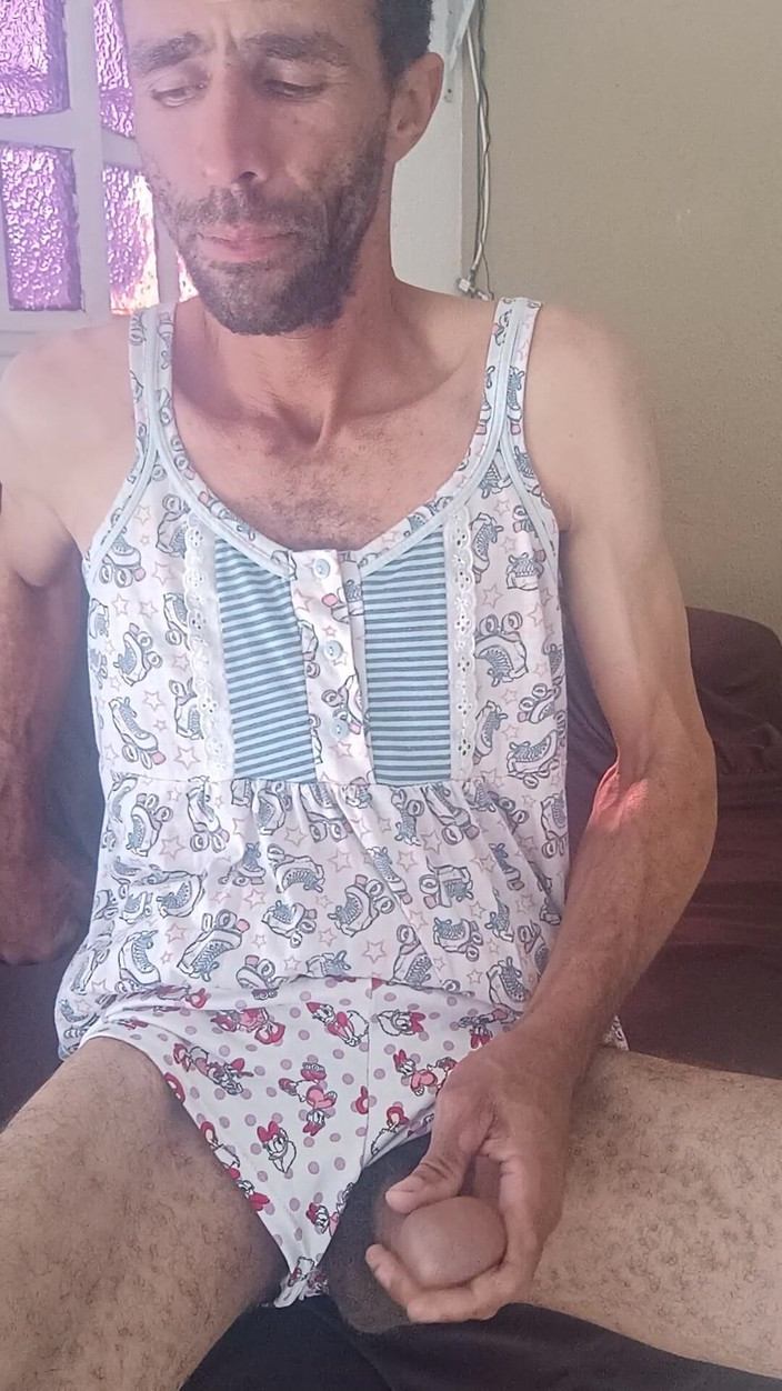 osmar1221: Sega in salotto fino a quando non sborro