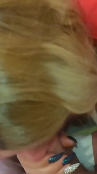 Mamă sexy și singuratică, servire în cameră specială cu bellboy