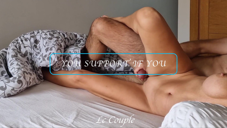 LC couple: 真正的业余妻子享受她剃光的阴户摩擦直到激烈的高潮