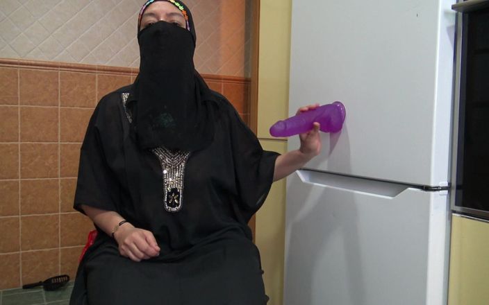 Souzan Halabi: Soția încornorată arabă saudită vrea pule mari