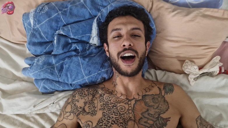 Candy Kush: BBC šukání zadku před zrcadlem