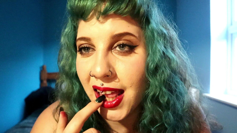 Goddess Kinx: Asmr fışkırtan sigarayı azdırıyor: göğüslerim için vuruş ve söndürdğümde boşal