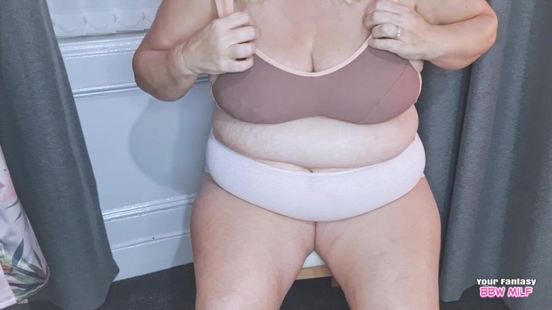 BBW_Wife: Zdradzająca babcia chce twojej gorącej spermy nad jej dużymi piersiami,...