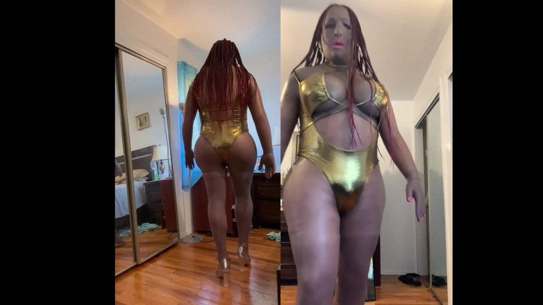 Deanna Doll: Černá holka Danae v sexy zlatých plavkách, svlékání, šukání s robertkem...