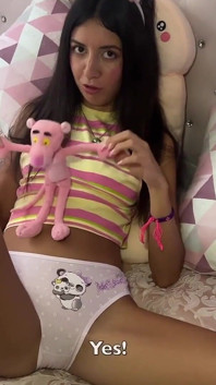 sauteli bahan ne hot viry ko mahsoos karne ke lie apna kandom utaar diya!