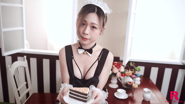 Asian Milfs n Teens: Китайская горничная мастурбирует - извращенная милфа и тинки