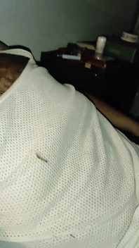 Kirli junkbro (dj-bro) yatak odasında azgın