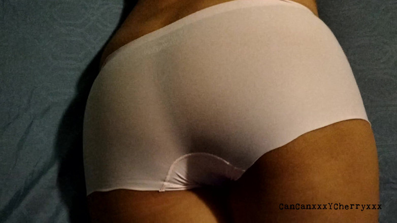 Cancanxxx: 이 거대한 딜도로 내 엉덩이를 부러뜨릴거야