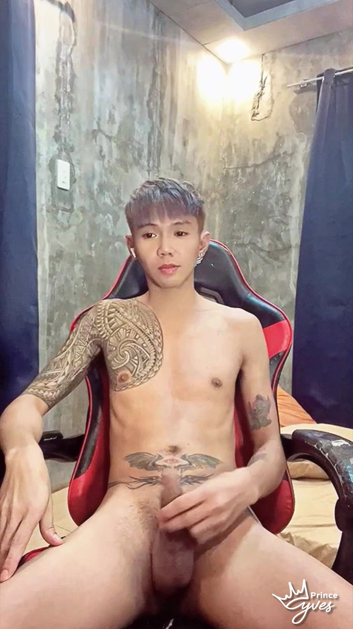 Prince-Yves: Pinoy hứng tình inked twink chơi với đồ chơi thủ dâm...