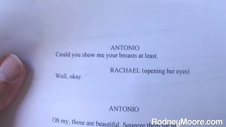 Rodney Moore: Aughties emo kız nostaljik porno yutuyor