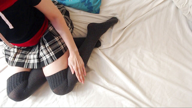 Hairypussyangel: Gadis remaja masturbasi dengan ekor anal di pantat, gadis imut...