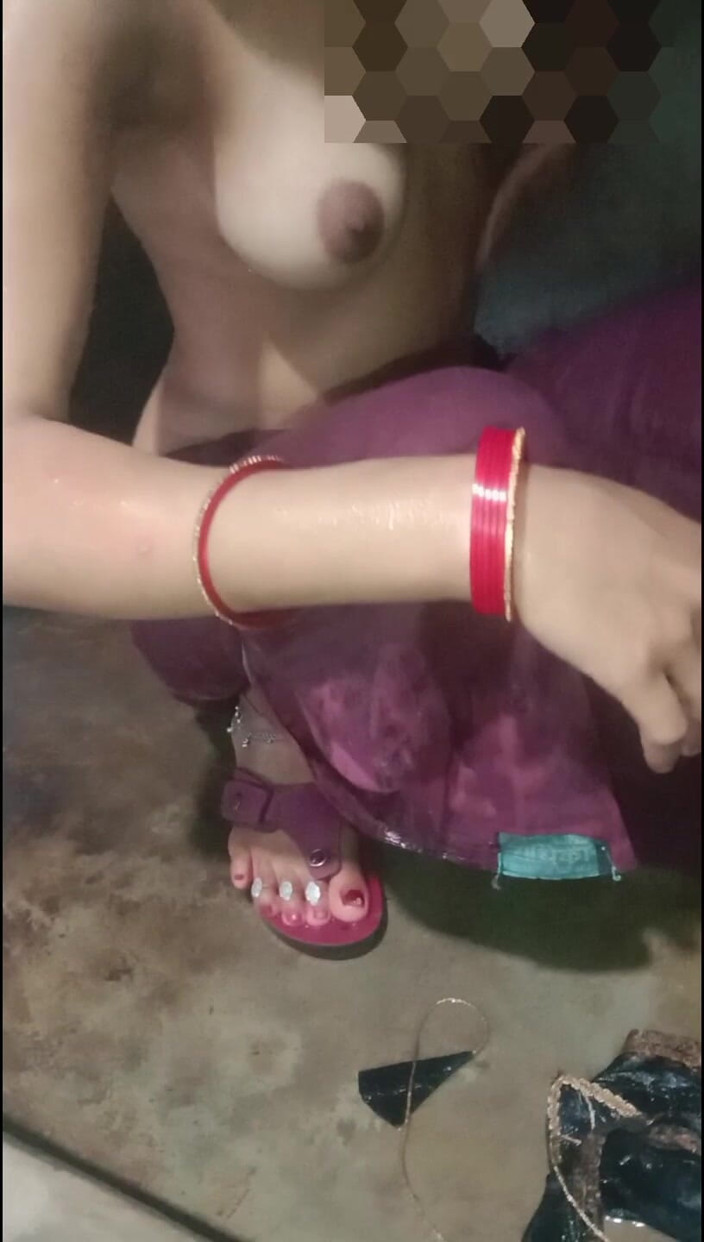 Pushpabhabhi51: Desi Indian Bihari Wife Is Bathing, and the Bath in...