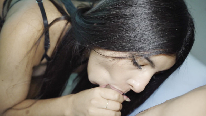 Valentino Roca TV: 큰 십대가 정말 즐기고 있어요