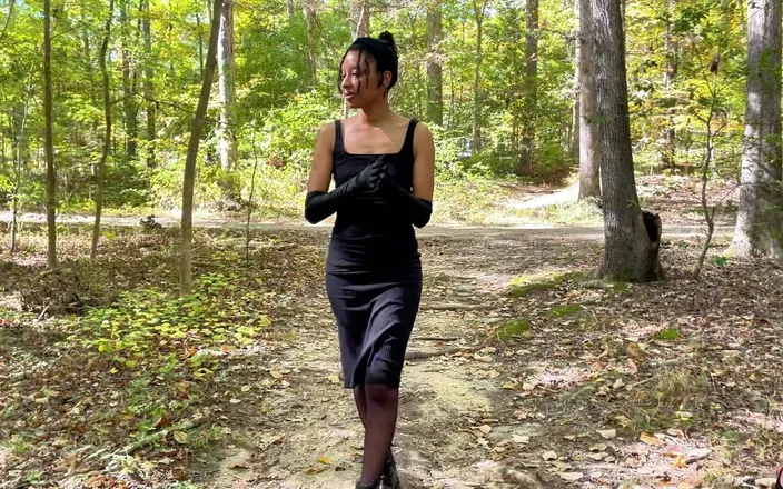 Pink Foxx: Step-mommy Wears Long Black Gloves in the Park