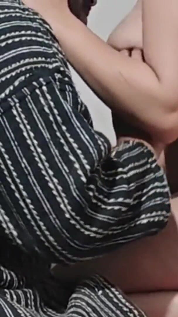 Salma Arab: Sexo árabe anal en trío con gran culo