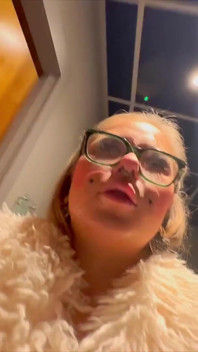 Sandie Candy Cumwalk