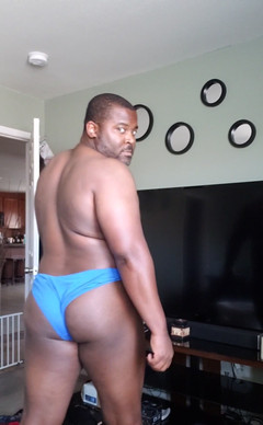 MrGoudreauXXX: Un ours se masturbe, grosse bite noire, partie 18