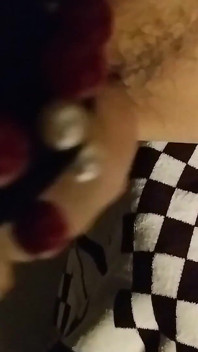 Deshi bhabhi 和她的继父享受毛茸茸的成熟阴户