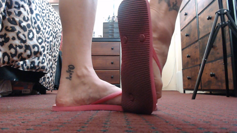Abby Anna: Pink flip flop walking