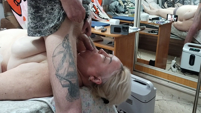 Zona901: Jag rycker av min kuk för att mata min flickvän...