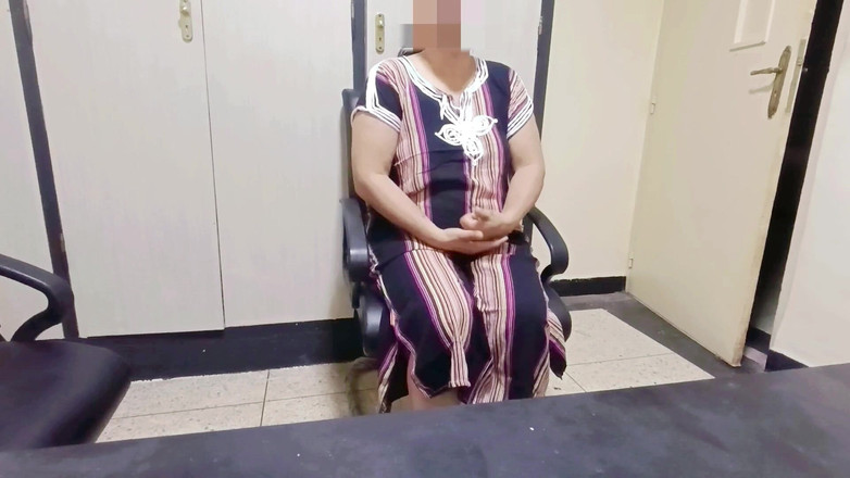 BBW LATINA: Yeni büyük memeli çalışan ofiste iyi bir sikişiyor