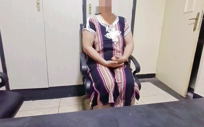 BBW LATINA: Une nouvelle employée à gros nichons reçoit une bonne baise d’initiation...