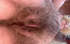 얼굴에 더러운 털이 무성한 보지