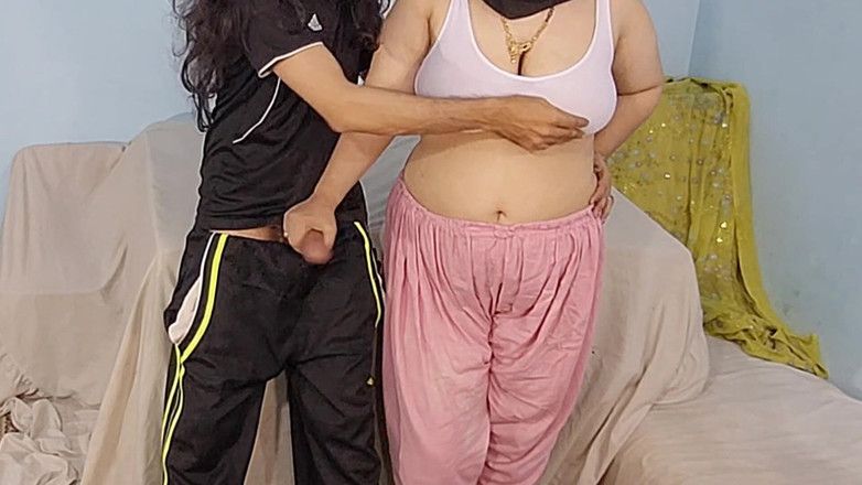 Netu: BBW, indischer dicker arsch hindi bhabhi, grob hart von Devar...