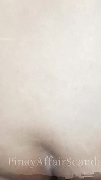 털이 빨아주는 인정사정 없는 애널 - 뒤에서 따먹히는 Pinay의 야만적인 섹스