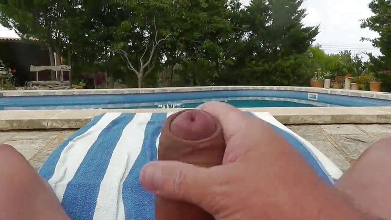 Gerri: Piscina - masturbando novamente