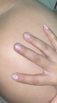 Casalinga tradisce il marito con l'idraulico - Porno in inglese