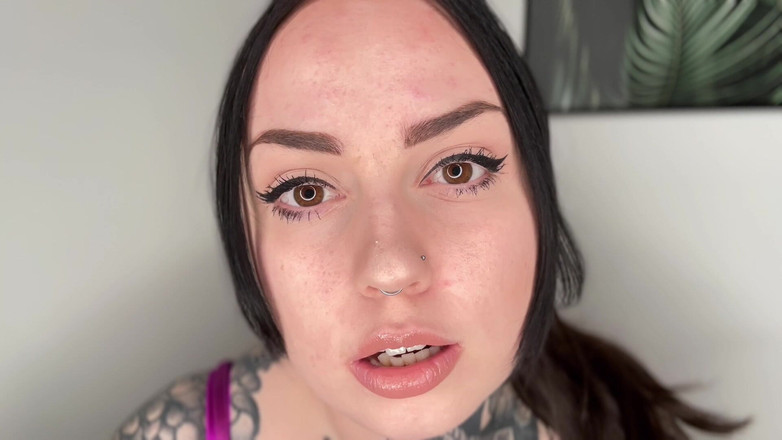 Miss Valentina: Eye Contact Mesmerise