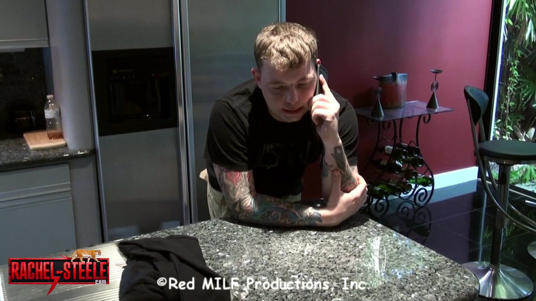 Rachel Steele: 好朋友的热辣继母，赞美会让你到处都是