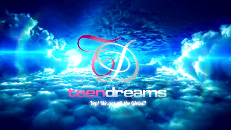 Teen Dreams: Eva 18 tuổi thủ dâm với sữa của cô ấy