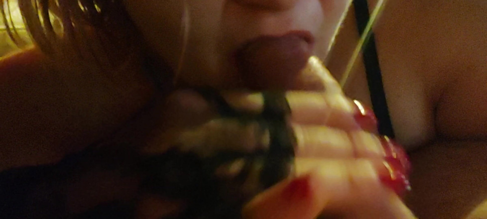 BbwCreampie69: Pijpbeurt van dikke blonde teef