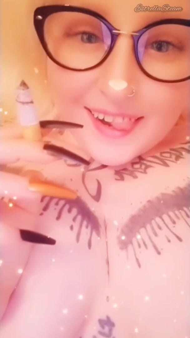 Estrella Steam: Smoking selfie cam NO AUDIO