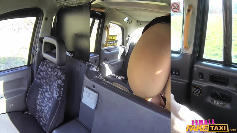 Female Fake Taxi: Kobieta Fałszywa taksówka - Dwie gorące cipki lizanie taksówek panie