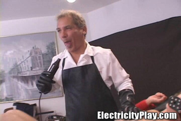 Electricity Play: Babička Děvka Saggy Lil Prsa ošukaná Dr Elektro Shocking Ošklivá...