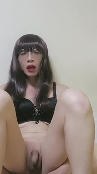 Ting Xuan călărește o jucărie anală până la orgasm