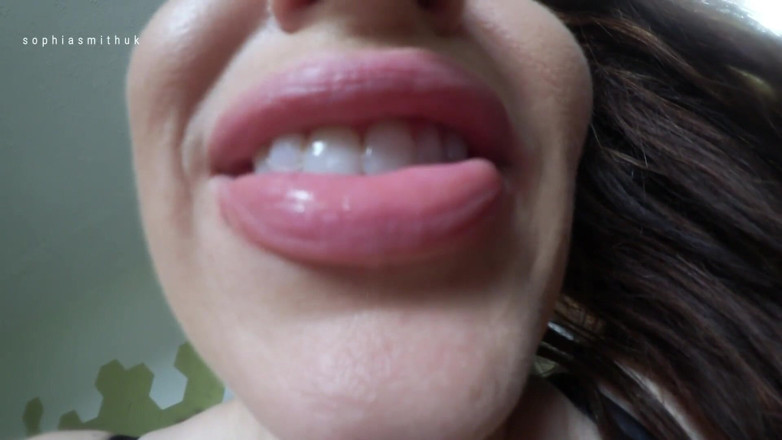 SophiaSmithUK: Let me lick you
