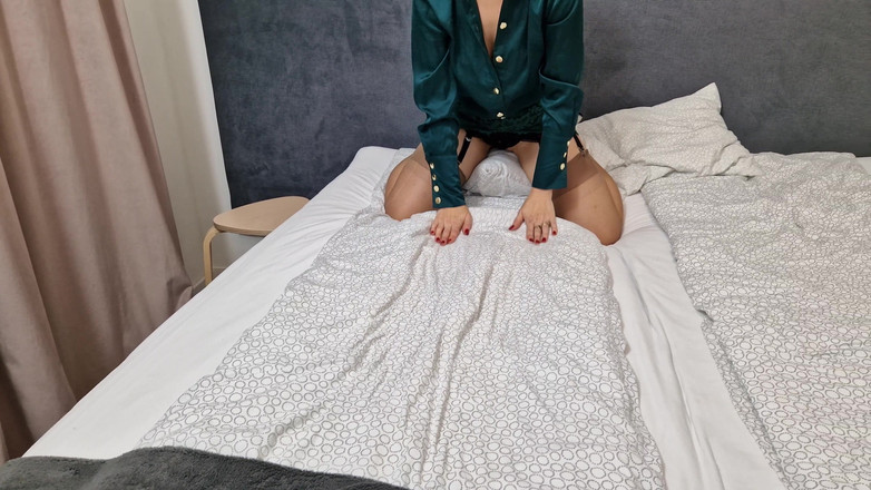 Wanilianna: Fetischsekreterare i grönt - del 1 i 4K