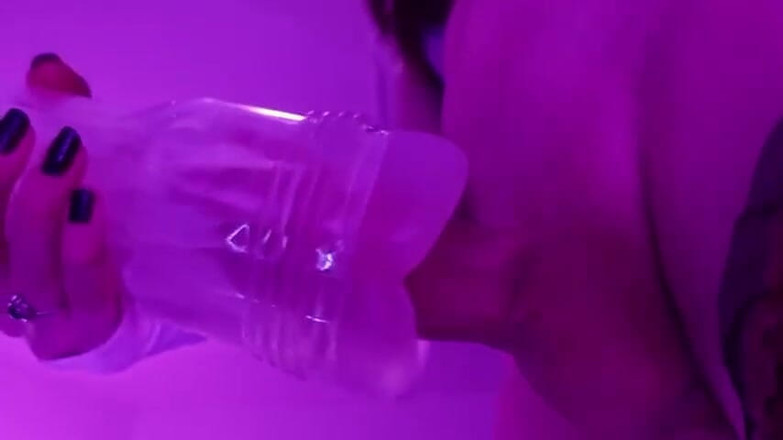 Fer fer sissy: 샤워하고 쓰다듬고 사정하는 쉬멜 펨보이!