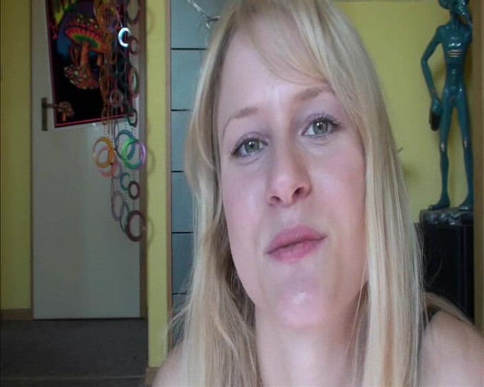 Blondehexe: Teen stříká nadrženě
