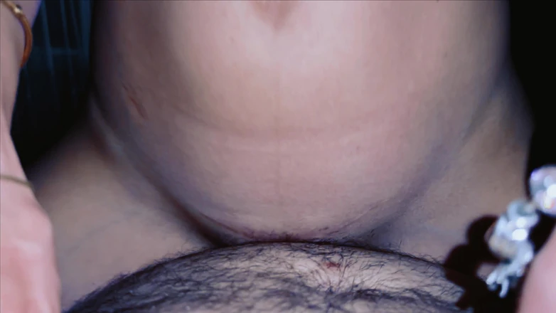 SindyK: Sexy brunnete fodendo duro com um cara estranho